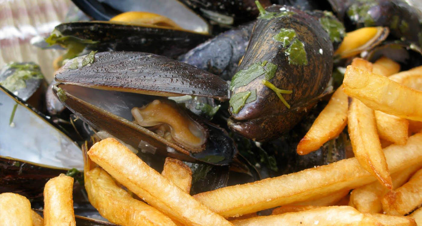 MOULESFRITES tous les vendredis soirs 29 juin 2018 Le café du MOULESFRITES tous les vendredis soirs 29 juin 2018 Le café du